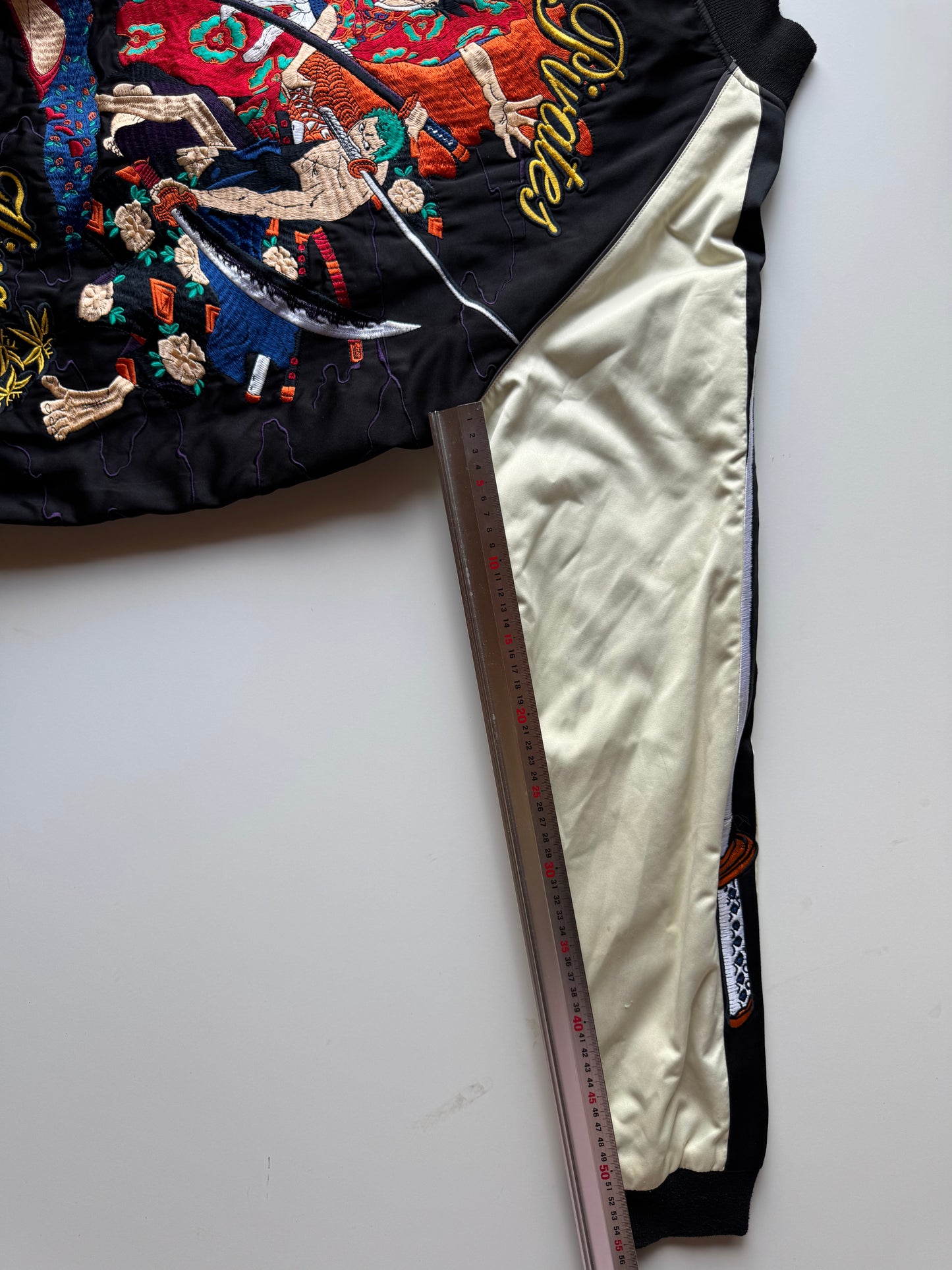 ONE PIECE Reversible Sukajan Jacket Luffy Zoro Nami Embroidery, Mugiwara Pirates Anime Souvenir Bomber, Relaxed L–XL Fit