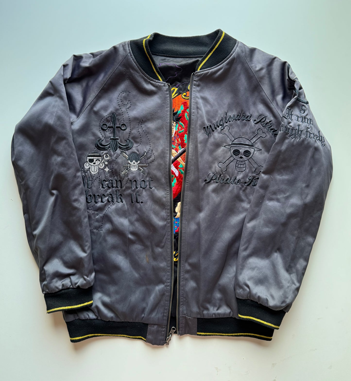 ONE PIECE Reversible Sukajan Jacket Luffy Zoro Nami Embroidery, Mugiwara Pirates Anime Souvenir Bomber, Relaxed L–XL Fit
