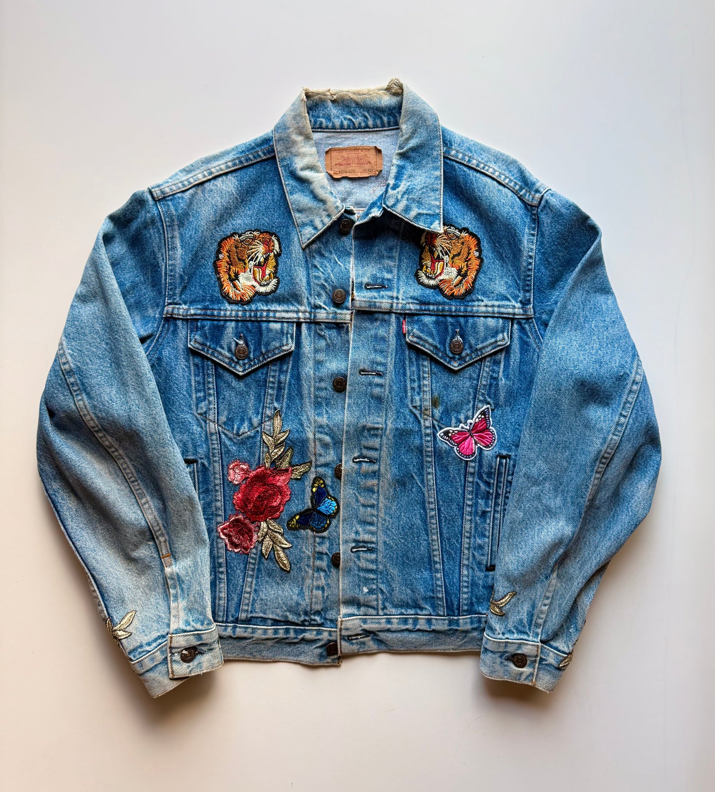 Vintage Levi’s 70505 Embroidered Denim Jacket Tiger Roses Bee Butterfly Japanese Streetwear