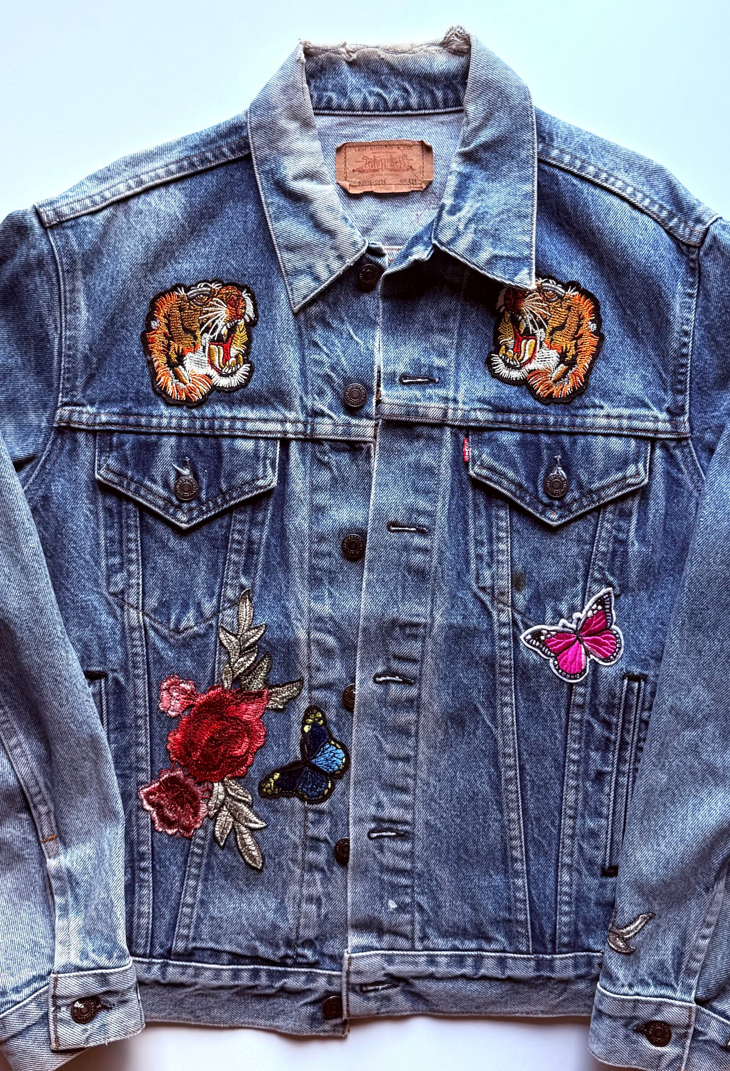 Vintage Levi’s 70505 Embroidered Denim Jacket Tiger Roses Bee Butterfly Japanese Streetwear