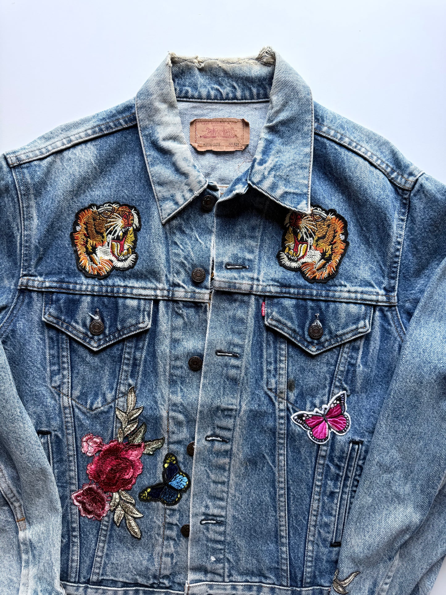 Vintage Levi’s 70505 Embroidered Denim Jacket Tiger Roses Bee Butterfly Japanese Streetwear