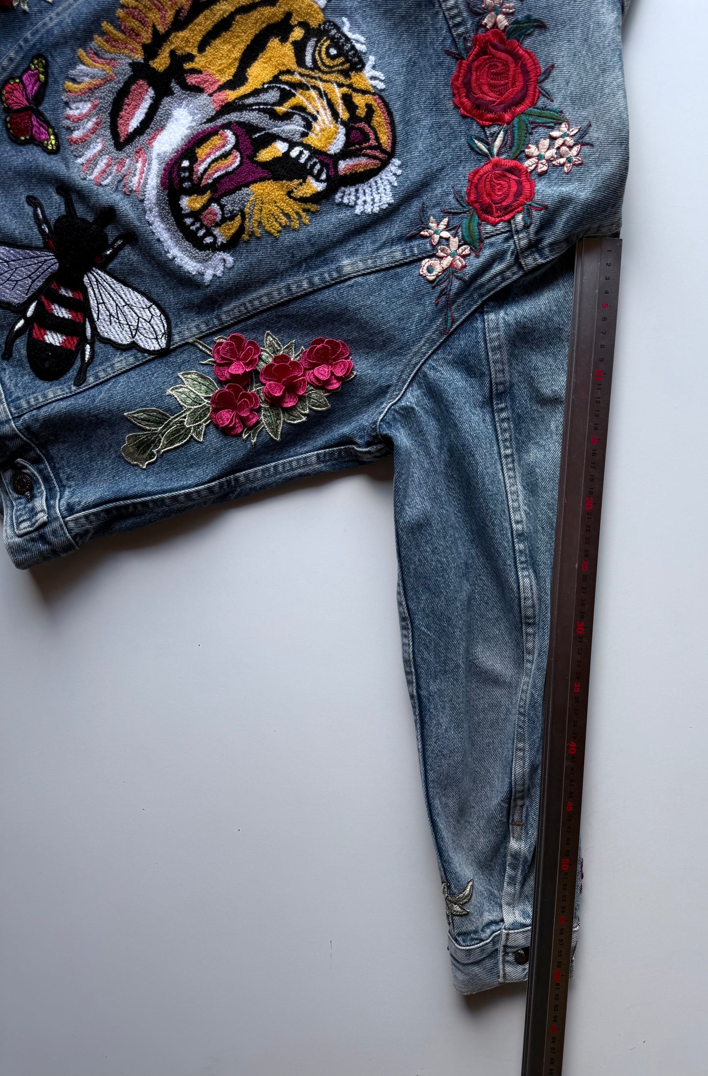 Vintage Levi’s 70505 Embroidered Denim Jacket Tiger Roses Bee Butterfly Japanese Streetwear