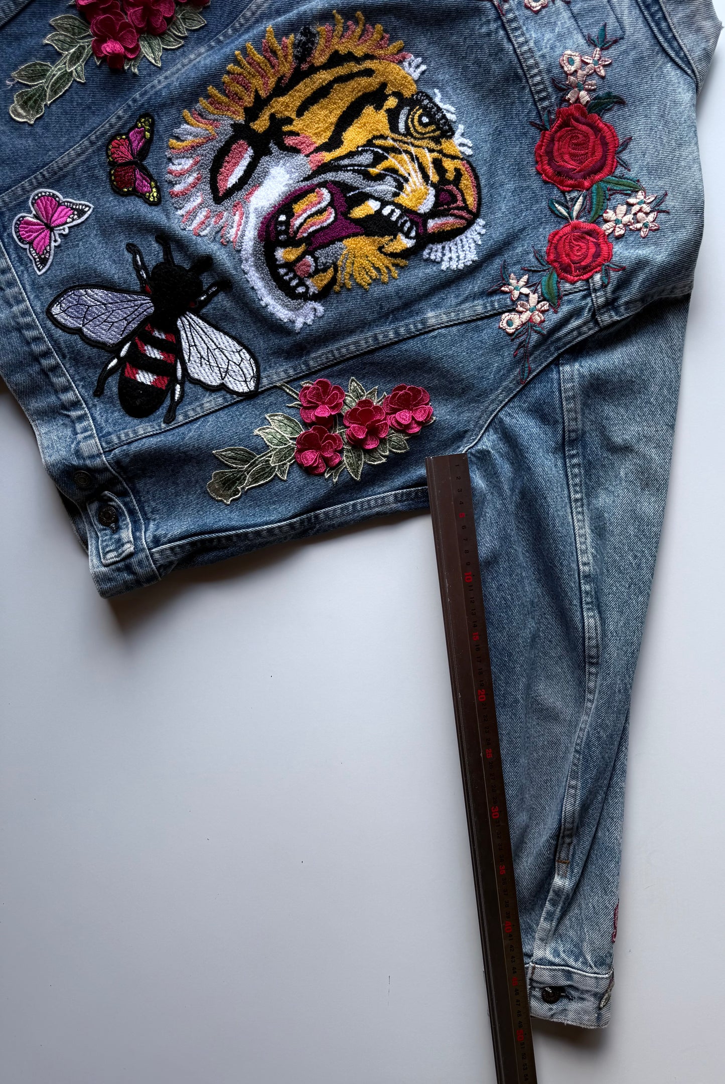 Vintage Levi’s 70505 Embroidered Denim Jacket Tiger Roses Bee Butterfly Japanese Streetwear