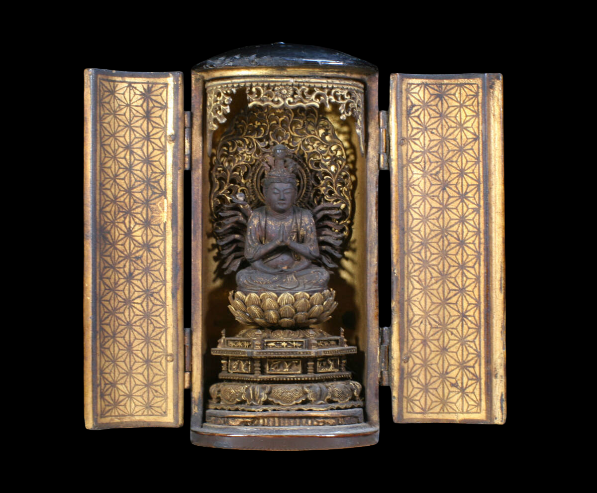 Portable Zushi Shrine with Senju Kannon Bosatsu (Thousand-Armed Avalokiteśvara) — Gilt Interior Personal Devotional Icon, Edo-Period Lineage, Approx. 9.5cm Deity