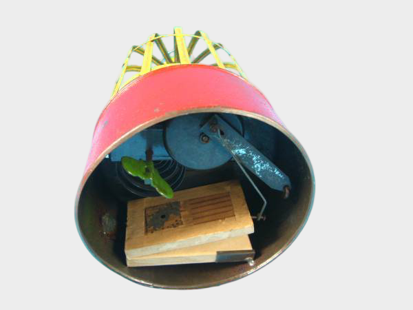 Showa Japanese Tin Singing Bird Cage — Mechanical Wind-Up Bird Toy, Lithographed Metal, Mid-Century Display Piece