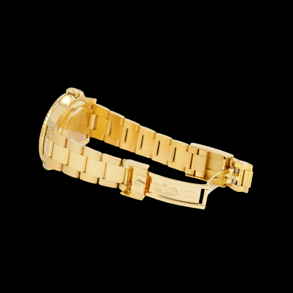 Rolex GMT-Master II 116758SA Full Pavé Diamond Dial × Sapphire Bezel × 18K Yellow Gold – High Jewelry GMT – Collector-Grade Investment Piece