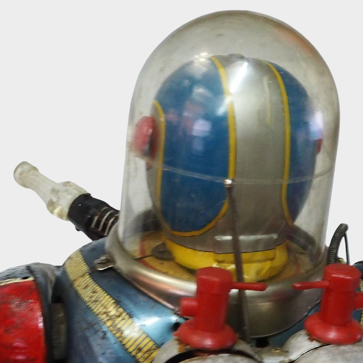 DAYA Large Astronaut Electric Tin Toy Japan 1960s — Space Age Battery-Op Robot with Dome Helmet