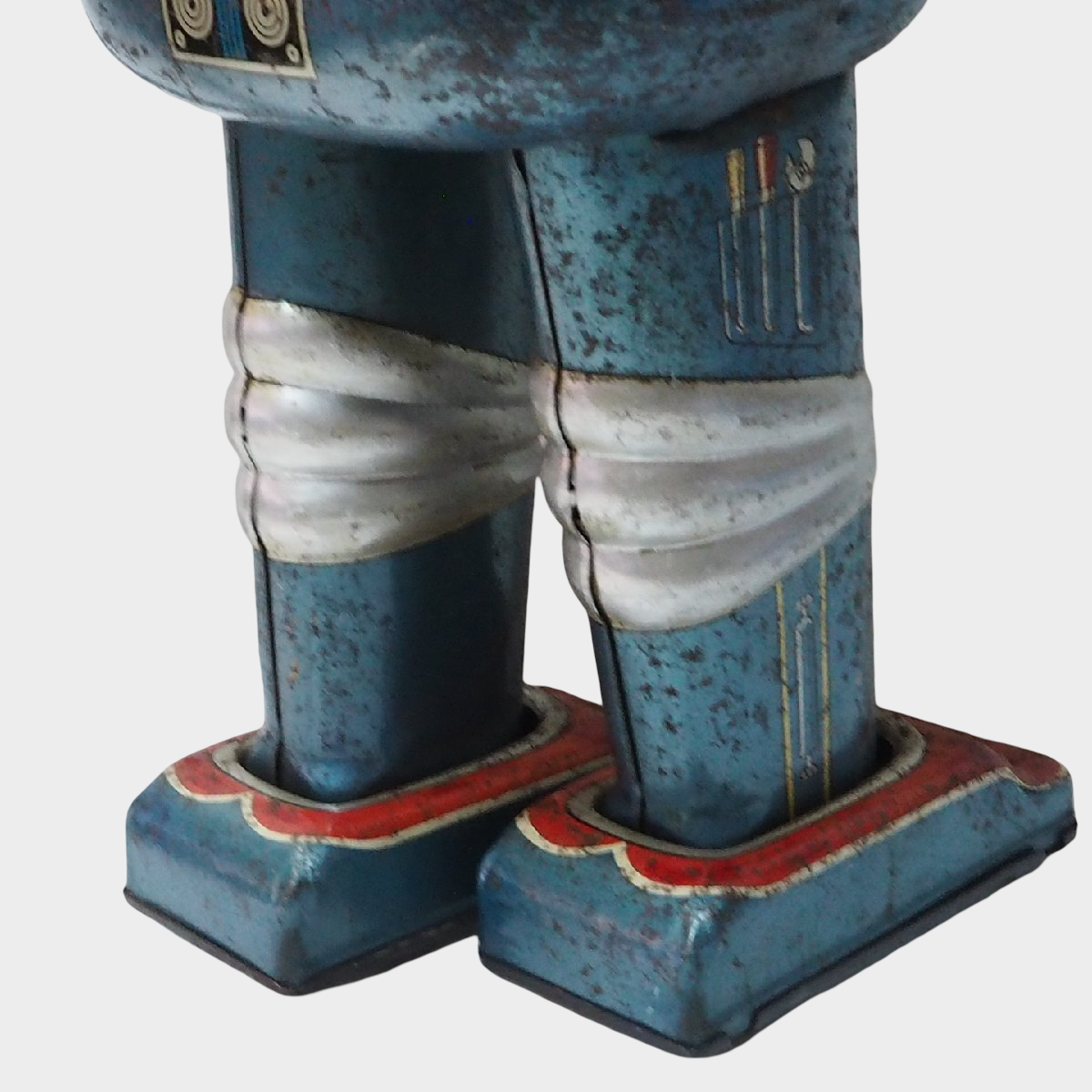 DAYA Large Astronaut Electric Tin Toy Japan 1960s — Space Age Battery-Op Robot with Dome Helmet