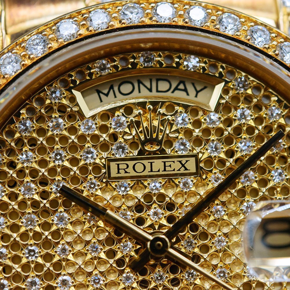 Rolex Day-Date 36 Ref.18138 – Factory Diamond Pave Dial, Diamond Bezel & Diamond President Bracelet – 18K Yellow Gold – 1991 E-Serial