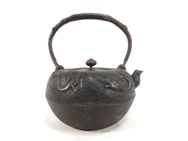 Ryukodo Cast Iron Tetsubin Tea Kettle with Cloud & Dragon Relief, Edo–Meiji Tradition