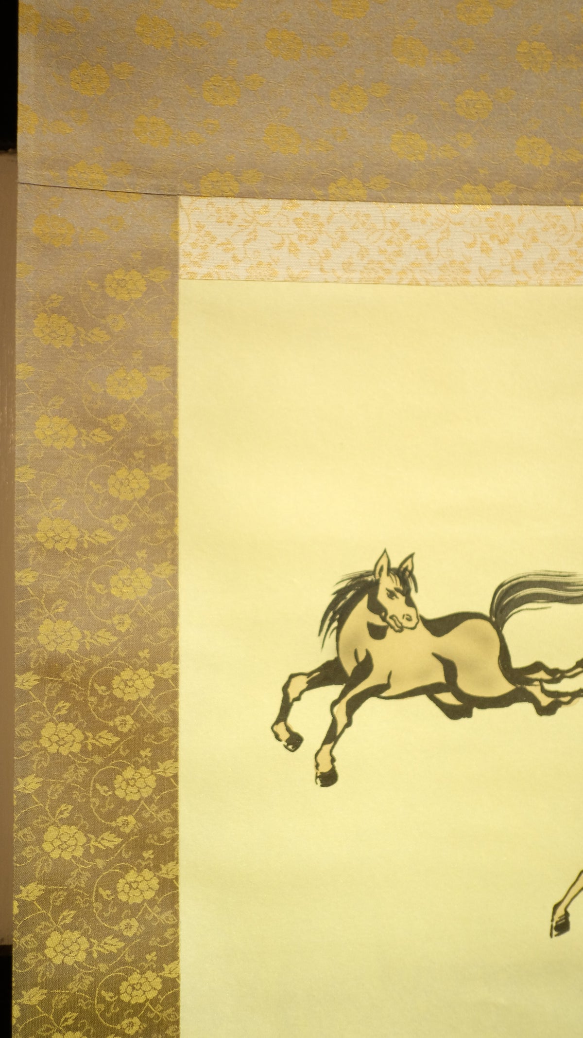 Vintage Japanese Kakejiku Scroll – Galloping Nine Horses for Power, Success & Luck – Asian Art Decor with Feng Shui Symbolism