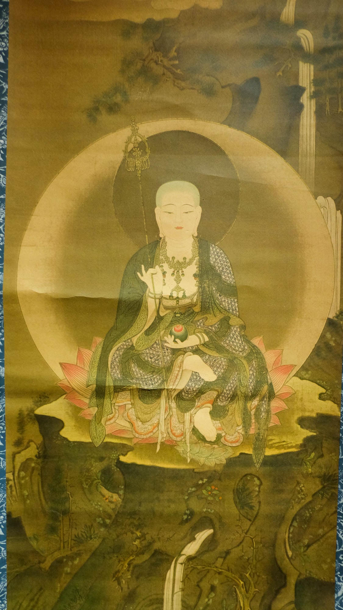 Antique Japanese Jizo Bosatsu Scroll | Ksitigarbha Buddhist Kakejiku | Edo–Meiji Silk Painting | Sacred Temple Art