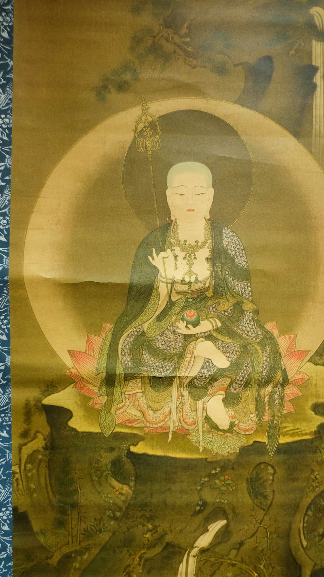 Antique Japanese Jizo Bosatsu Scroll | Ksitigarbha Buddhist Kakejiku | Edo–Meiji Silk Painting | Sacred Temple Art