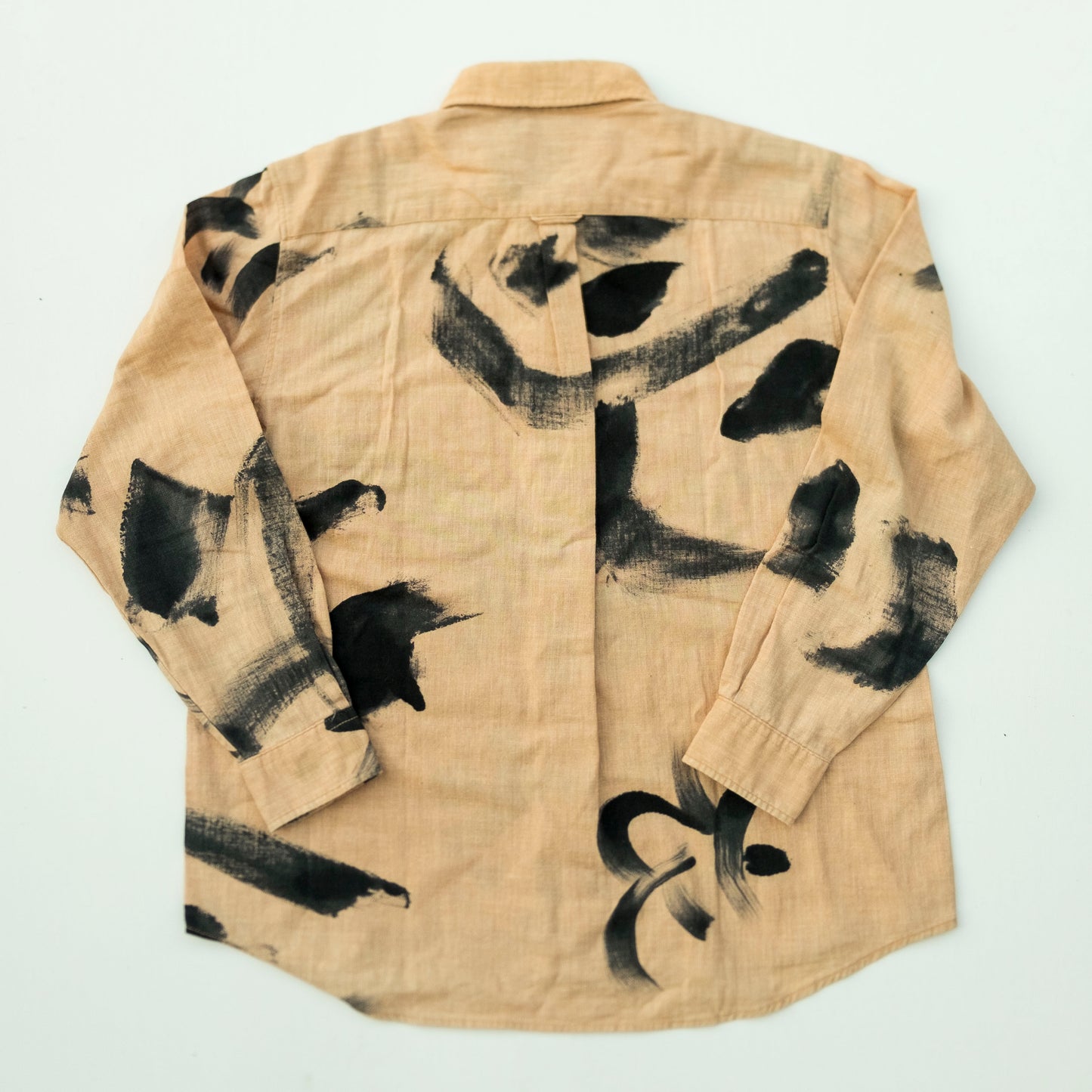 Vintage Japanese Sumi-e Calligraphy Brushstroke Shirt M / S-M – Beige Abstract Shodo Art Button Up, Zen Wabi Sabi Wearable Art
