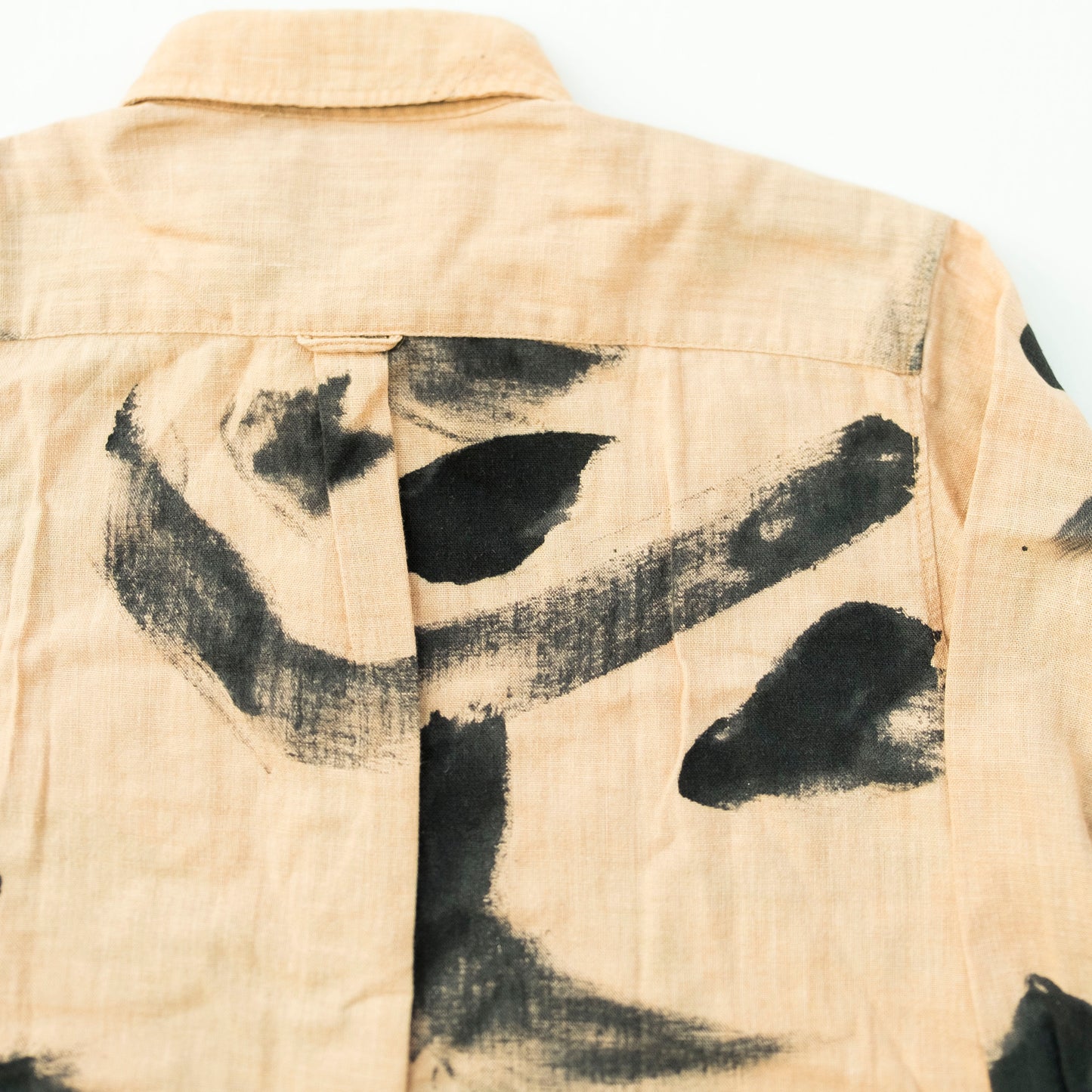 Vintage Japanese Sumi-e Calligraphy Brushstroke Shirt M / S-M – Beige Abstract Shodo Art Button Up, Zen Wabi Sabi Wearable Art