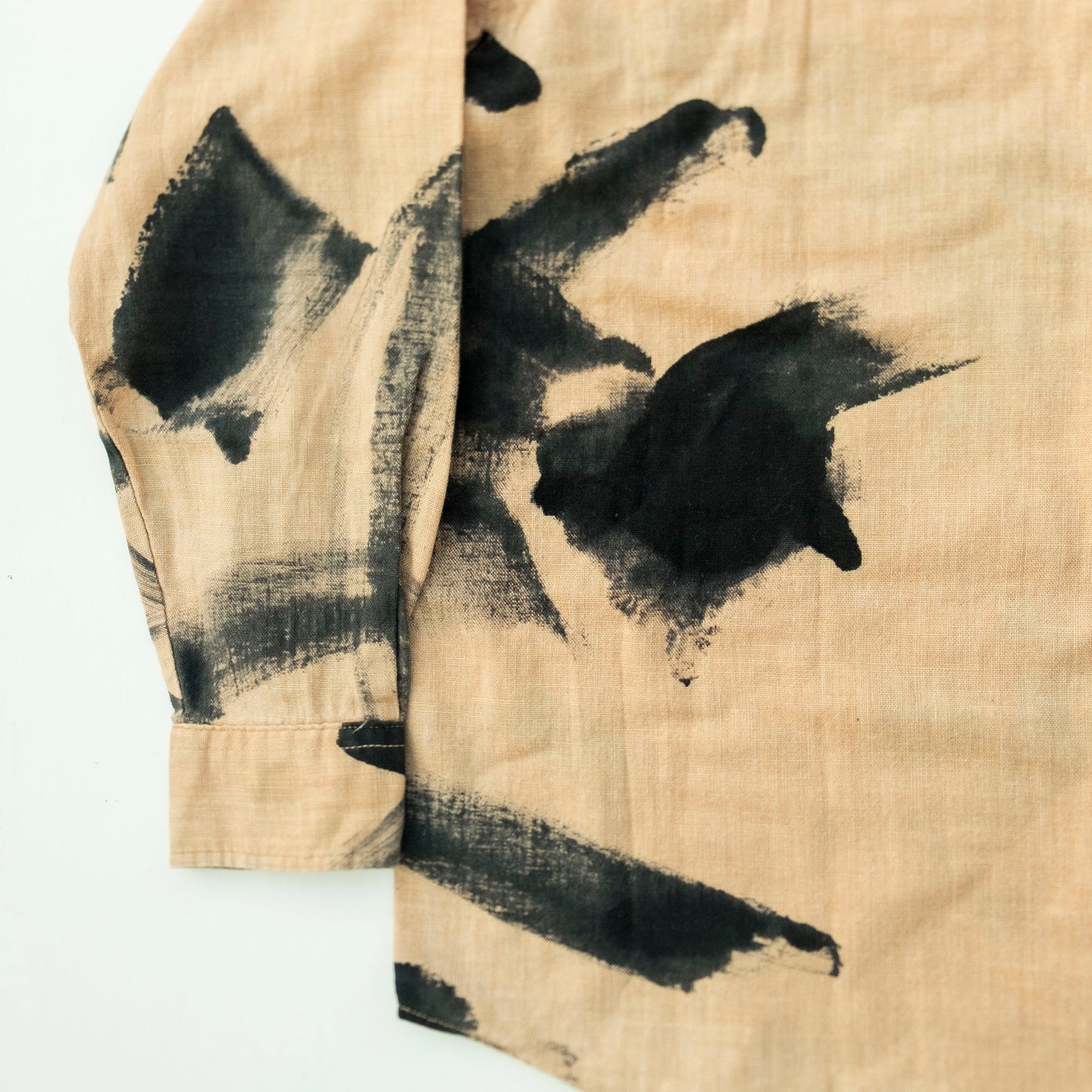 Vintage Japanese Sumi-e Calligraphy Brushstroke Shirt M / S-M – Beige Abstract Shodo Art Button Up, Zen Wabi Sabi Wearable Art