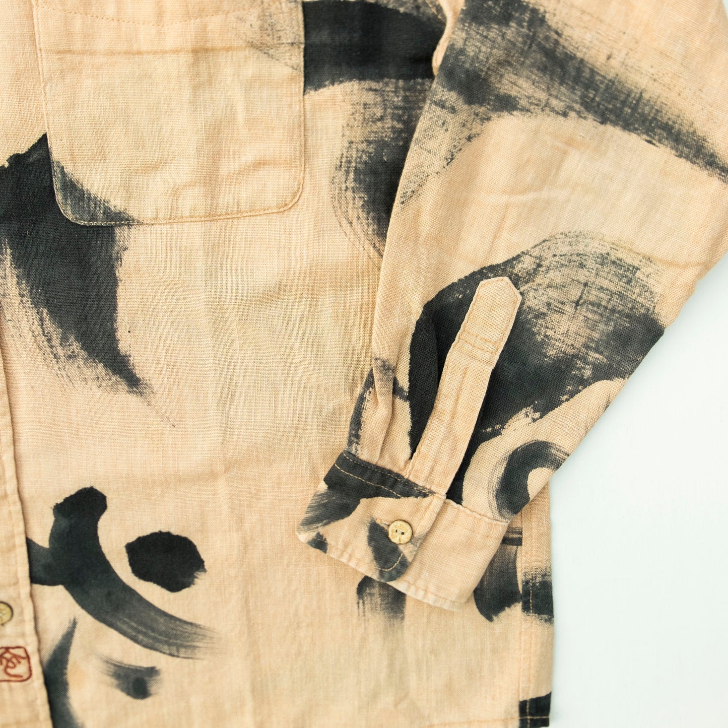 Vintage Japanese Sumi-e Calligraphy Brushstroke Shirt M / S-M – Beige Abstract Shodo Art Button Up, Zen Wabi Sabi Wearable Art