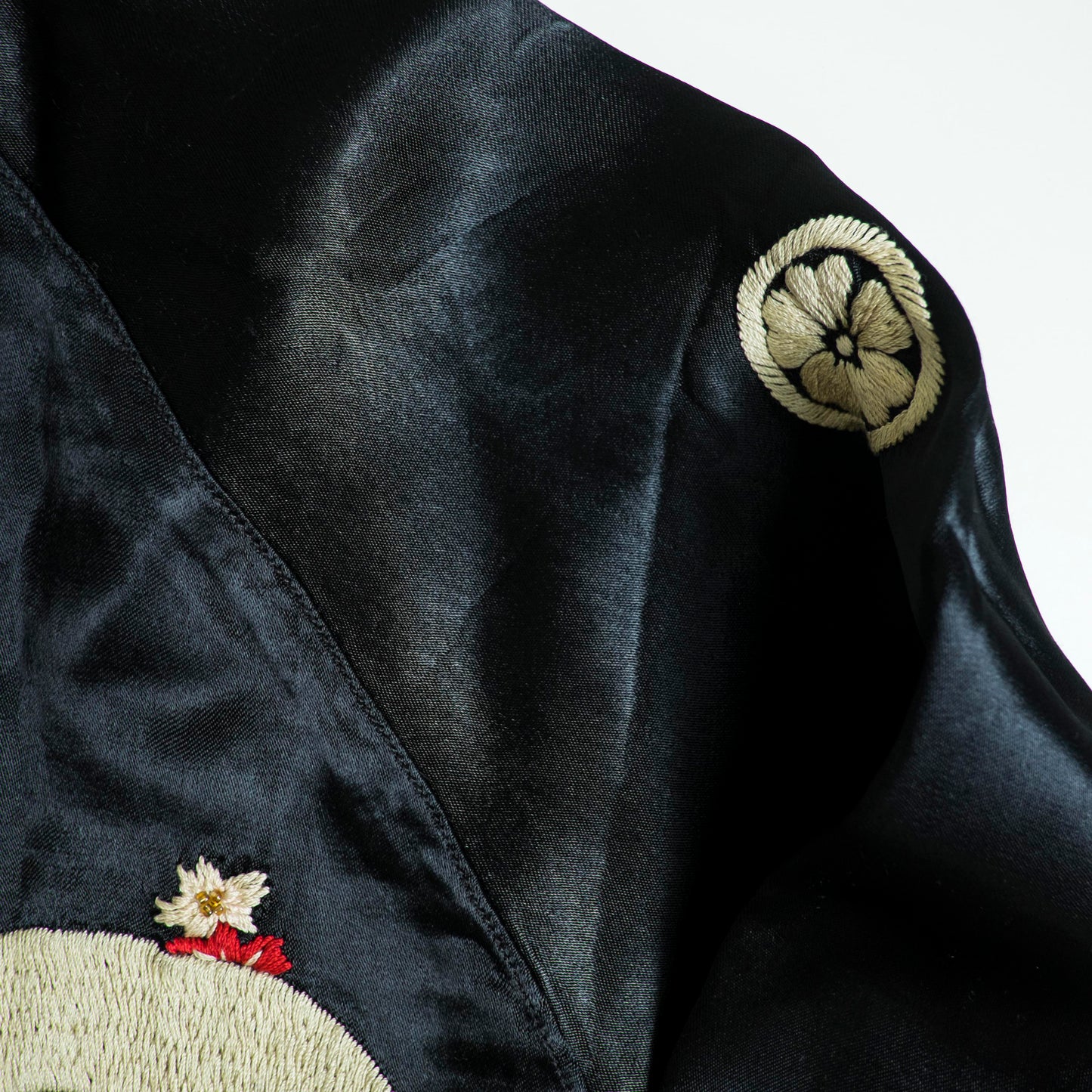 Cropped Heads Japan Skull & Sakura Reversible Sukajan Jacket Size M – Black Embroidered Souvenir Jacket / Green Satin Japanese Streetwear