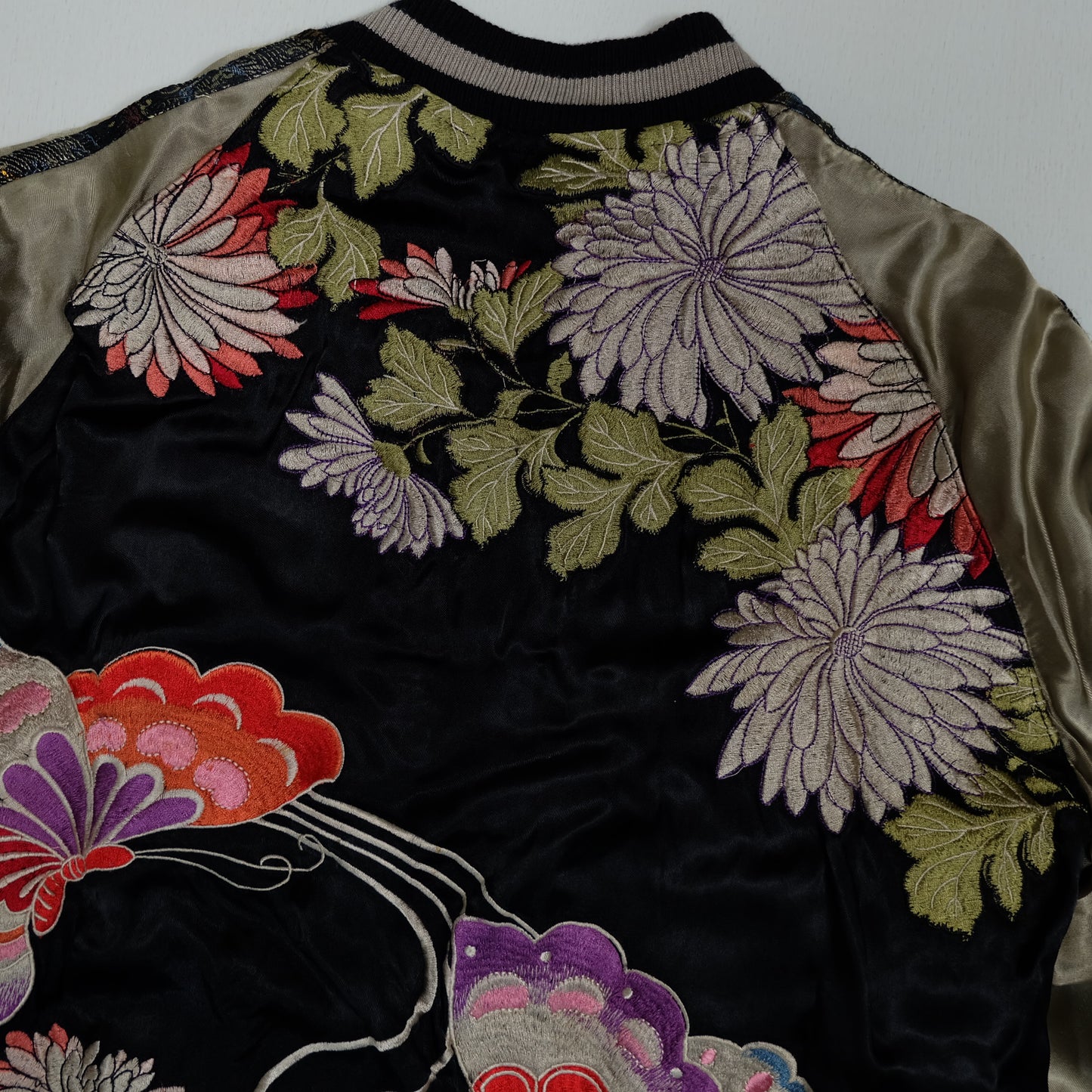 Script Hanatabi Gakudan Butterfly Chrysanthemum Sukajan M Reversible Japanese Souvenir Jacket SSJ-704
