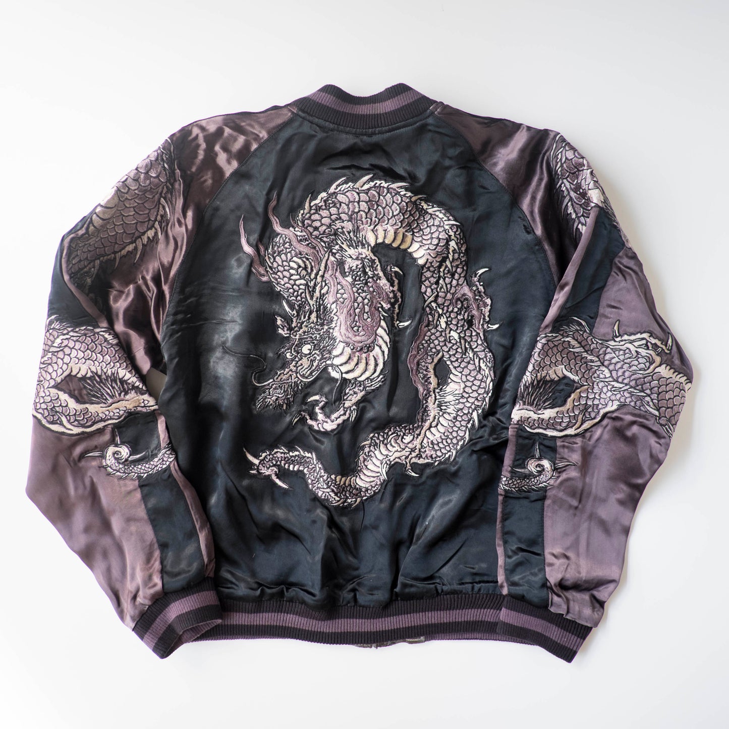 The Iconic Japanese Hanatabi Gakudan Script Yakuza Style Dragon Embroidered Sukajan Souvenir Jacket Streetwear Wearable Art Amekaji Bomber Yokosuka Fashion