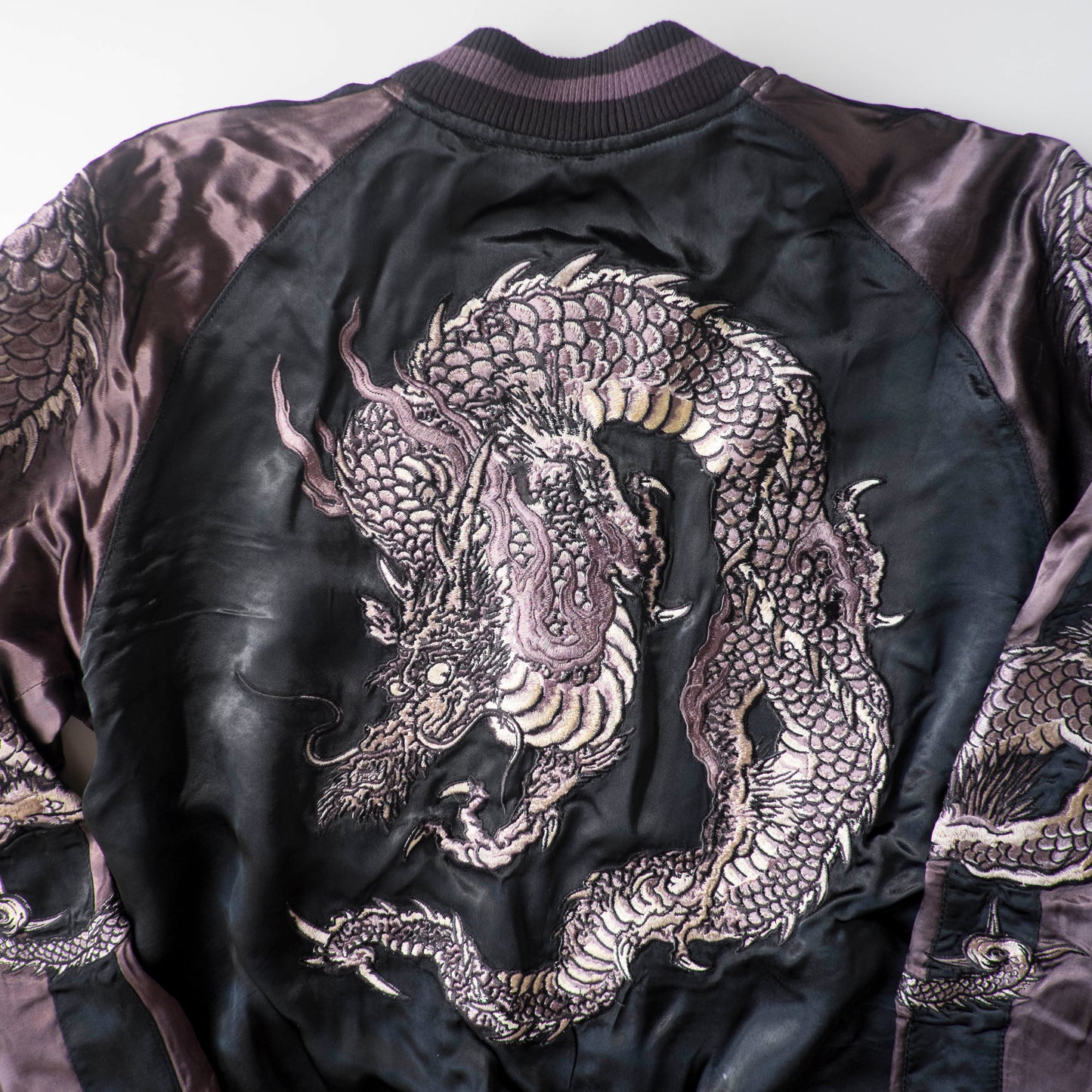 The Iconic Japanese Hanatabi Gakudan Script Yakuza Style Dragon Embroidered Sukajan Souvenir Jacket Streetwear Wearable Art Amekaji Bomber Yokosuka Fashion