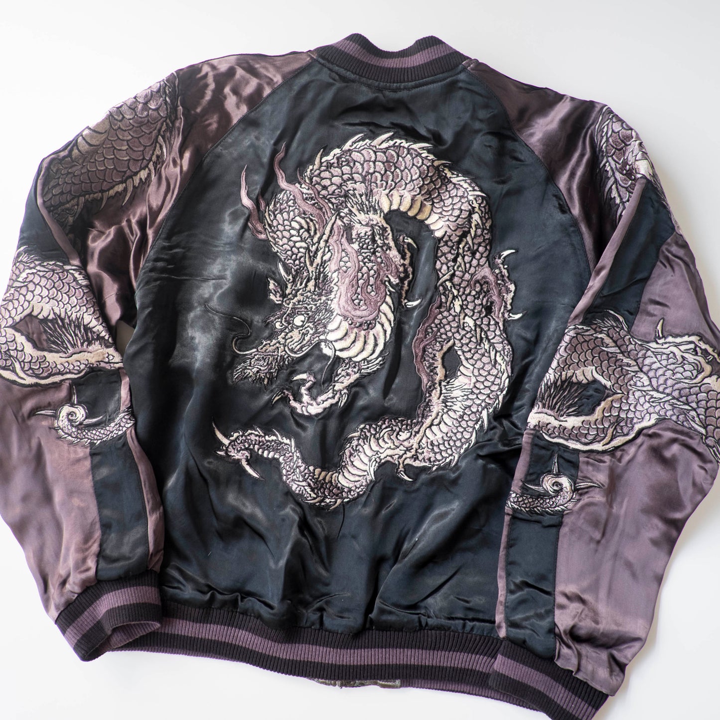The Iconic Japanese Hanatabi Gakudan Script Yakuza Style Dragon Embroidered Sukajan Souvenir Jacket Streetwear Wearable Art Amekaji Bomber Yokosuka Fashion