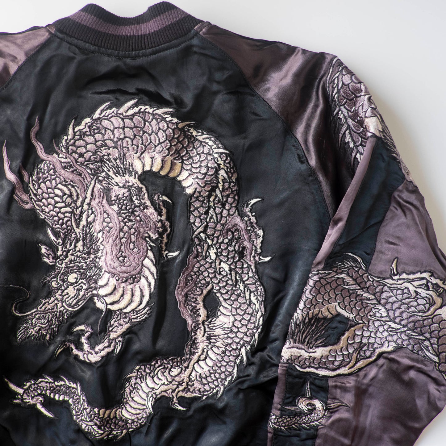The Iconic Japanese Hanatabi Gakudan Script Yakuza Style Dragon Embroidered Sukajan Souvenir Jacket Streetwear Wearable Art Amekaji Bomber Yokosuka Fashion