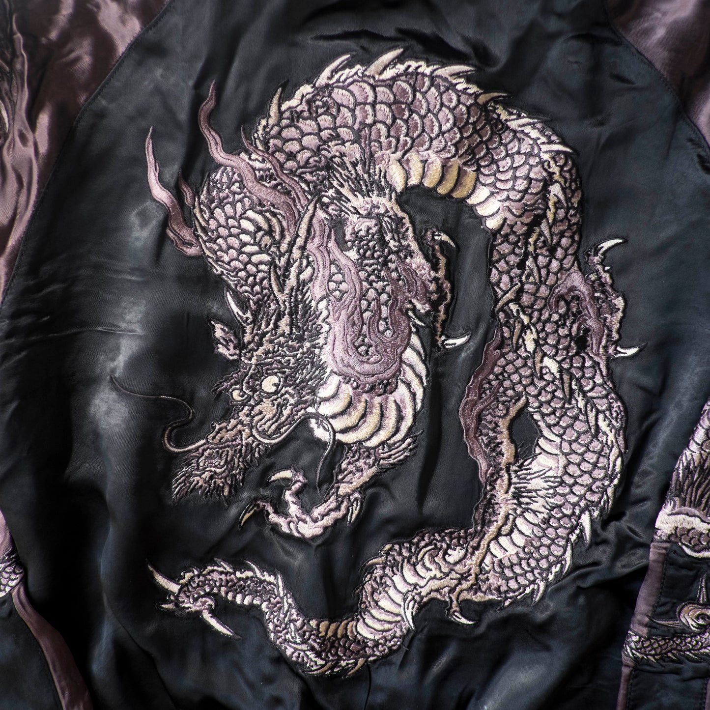 The Iconic Japanese Hanatabi Gakudan Script Yakuza Style Dragon Embroidered Sukajan Souvenir Jacket Streetwear Wearable Art Amekaji Bomber Yokosuka Fashion