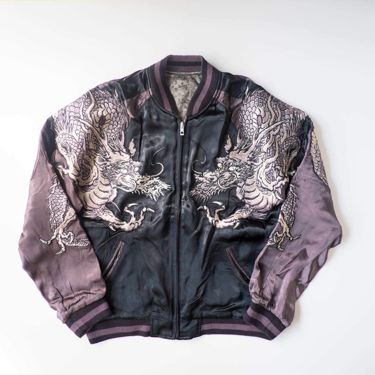 The Iconic Japanese Hanatabi Gakudan Script Yakuza Style Dragon Embroidered Sukajan Souvenir Jacket Streetwear Wearable Art Amekaji Bomber Yokosuka Fashion
