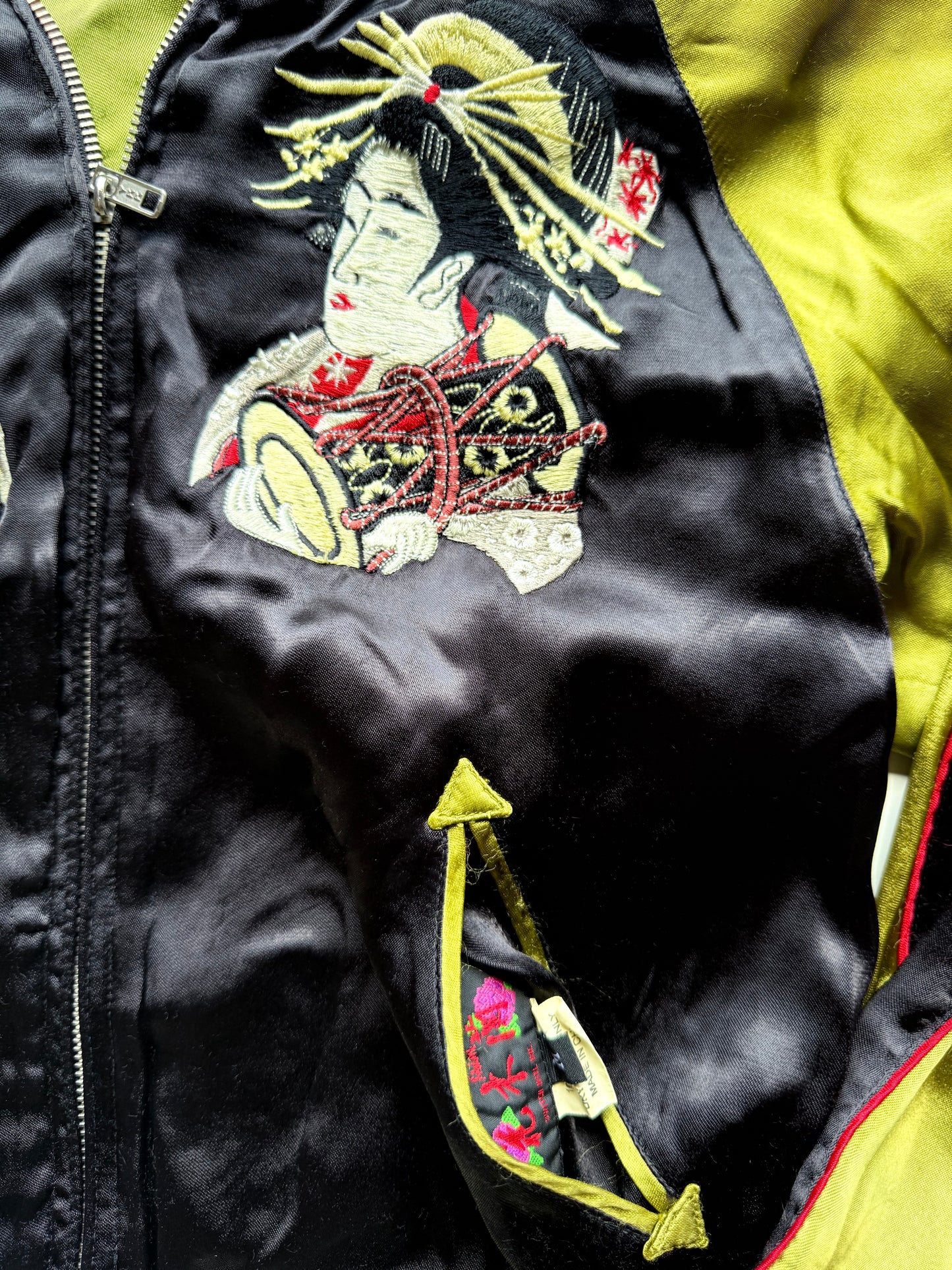 Hanatabi Gakudan Oiran Geisha Sukajan Reversible Black Gold Japanese Embroidered Souvenir Jacket