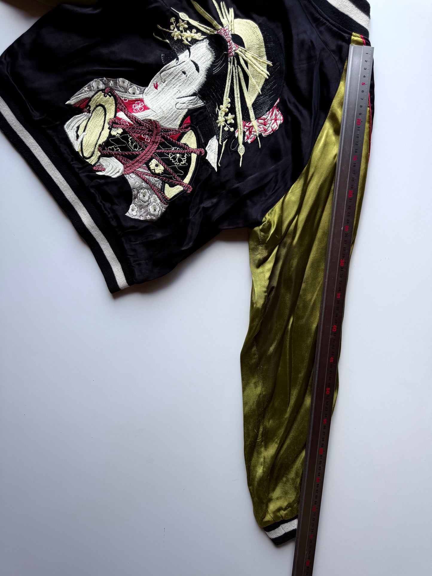 Hanatabi Gakudan Oiran Geisha Sukajan Reversible Black Gold Japanese Embroidered Souvenir Jacket