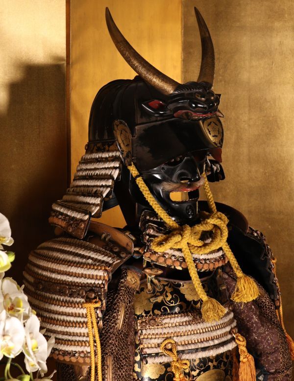 Samurai Armor Gusoku Full Standing Display with Maedate Helmet | Large-Scale Japanese Armor Set