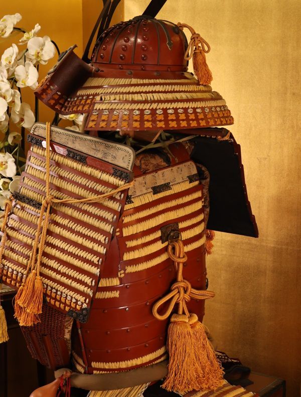 Samurai Yoroi Armor Set with Dragon-Ken Maedate, Display Gusoku with Kabuto & Menpo (Modern) — Japan