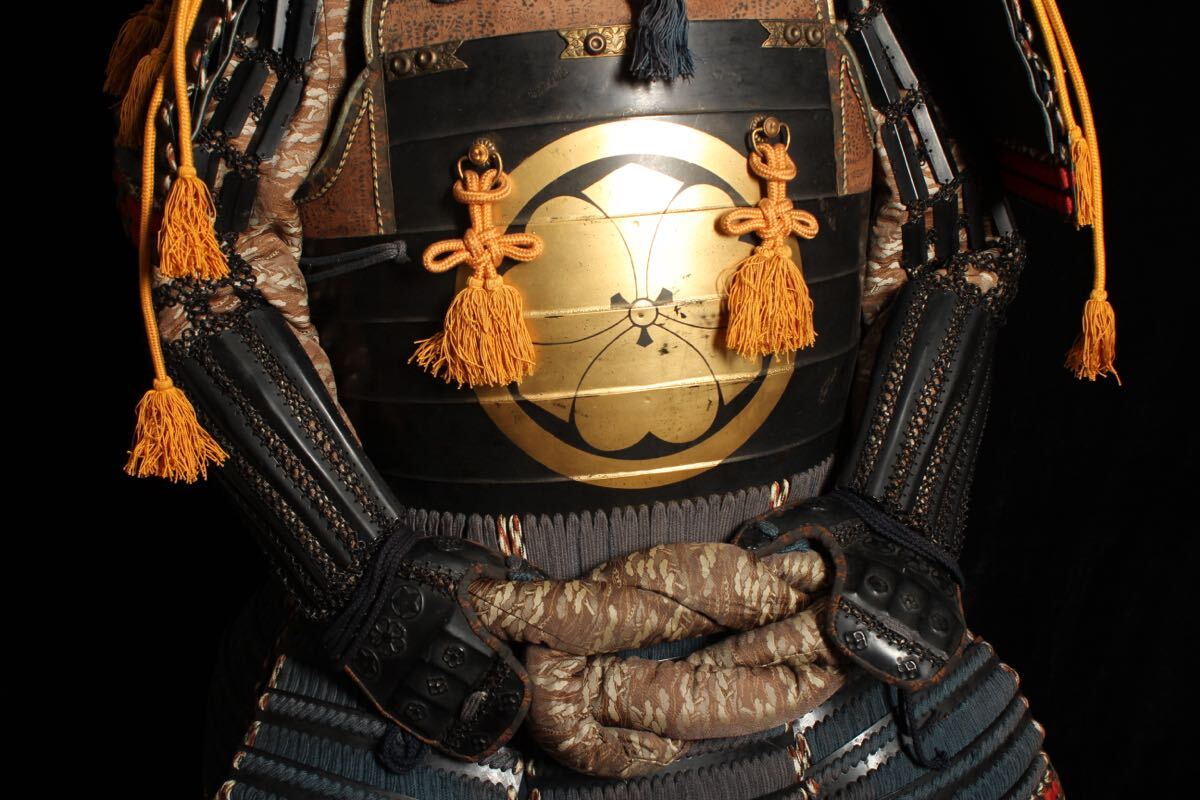 Satsuma-Style Samurai Yoroi Armor Gusoku Display Set —  Bold Clan Aesthetic, Collector Showcase