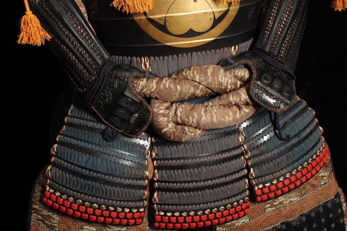 Satsuma-Style Samurai Yoroi Armor Gusoku Display Set —  Bold Clan Aesthetic, Collector Showcase