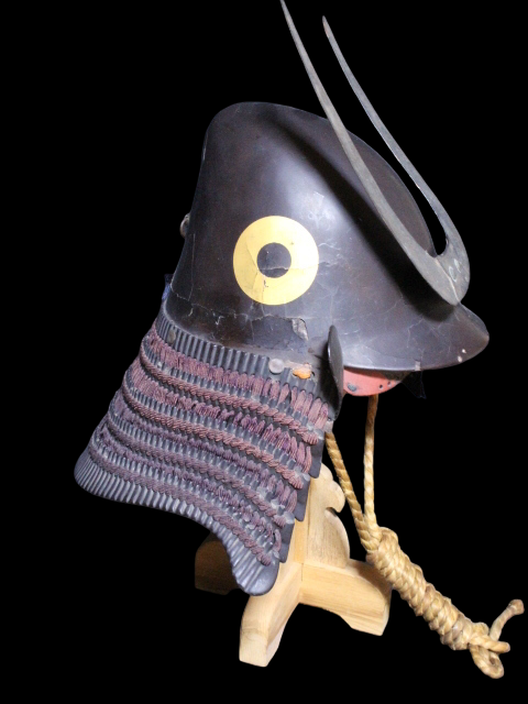 Sengoku-to-Early Edo Iron Black-Lacquer Melon-Shaped Kabuto | Janome “Snake-Eye” Crest | 5-Tier Hineno Shikoro | Gilt Copper Kuwagata Maedate