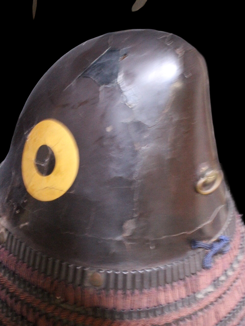 Sengoku-to-Early Edo Iron Black-Lacquer Melon-Shaped Kabuto | Janome “Snake-Eye” Crest | 5-Tier Hineno Shikoro | Gilt Copper Kuwagata Maedate