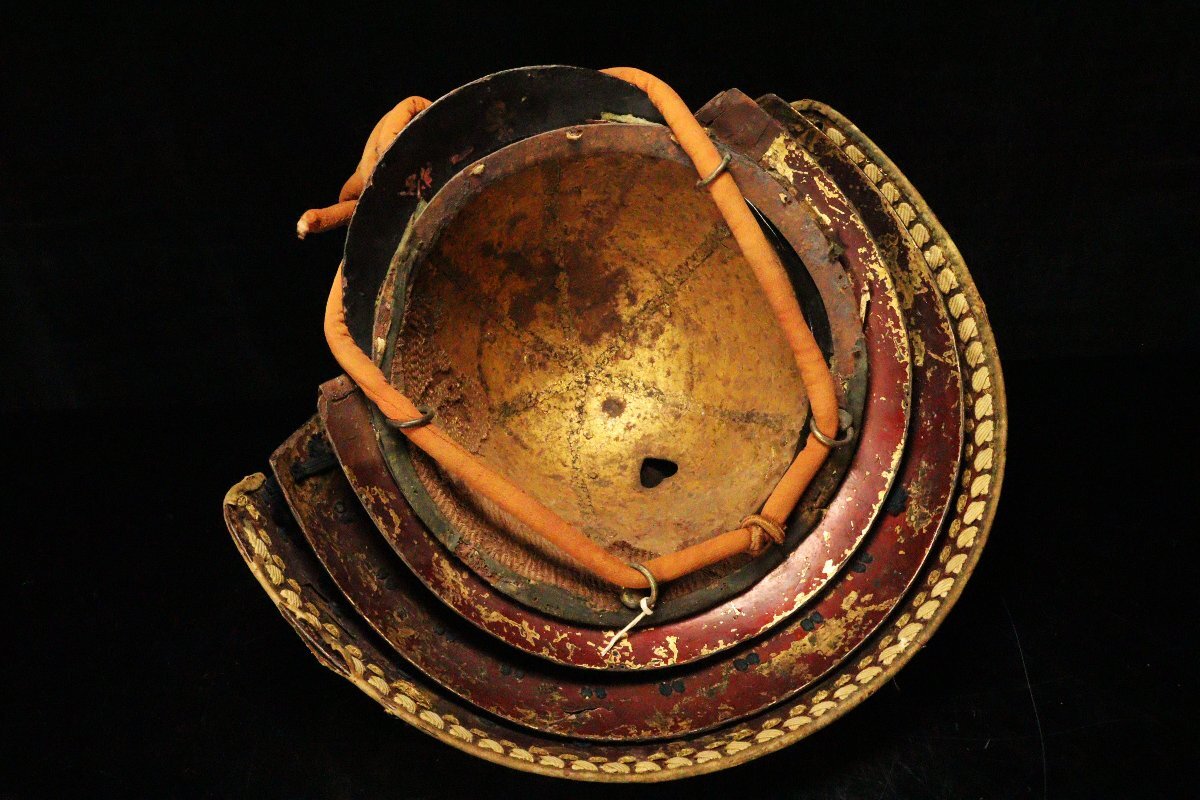 Sengoku-Inspired Kawari Kabuto Samurai Helmet — Red Feather Maedate with Associated Menpo (Collector-Safe Study Piece)