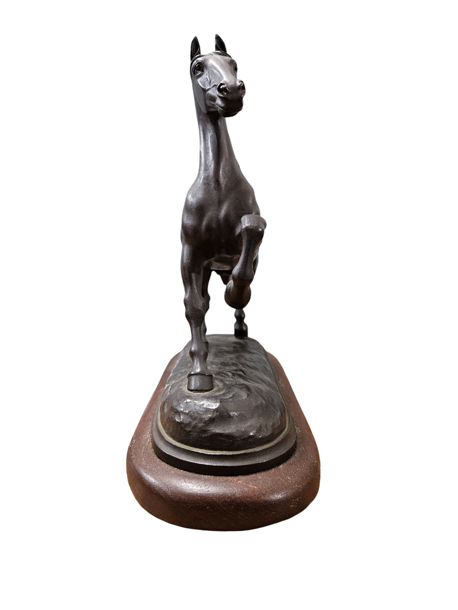 Signed Bronze Horse Sculpture on Wooden Base, Japan, Late Meiji–Taisho Period, Dynamic Equestrian Form, 25cm