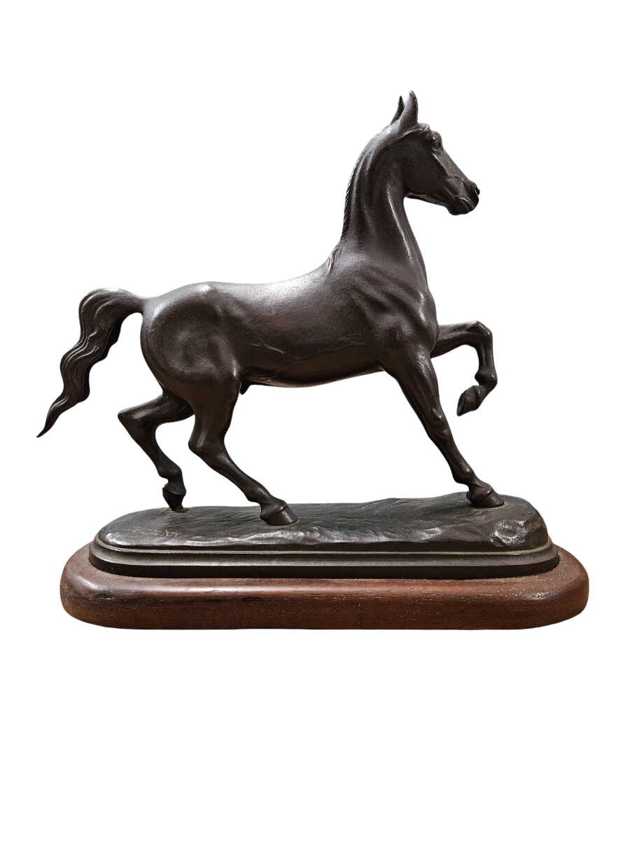 Signed Bronze Horse Sculpture on Wooden Base, Japan, Late Meiji–Taisho Period, Dynamic Equestrian Form, 25cm