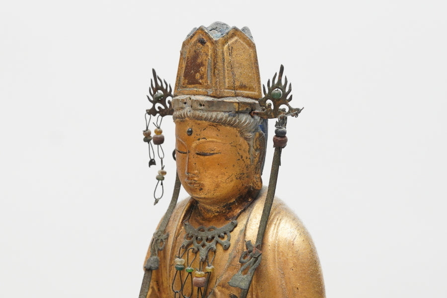 Standing Kannon Bosatsu (Avalokiteshvara) | Edo Period Wooden Statue with Carved Halo Mandorla | Gilt Details, Altar Base | 51 cm