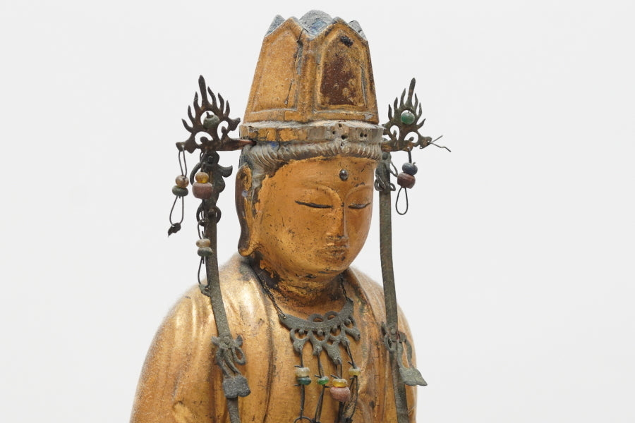 Standing Kannon Bosatsu (Avalokiteshvara) | Edo Period Wooden Statue with Carved Halo Mandorla | Gilt Details, Altar Base | 51 cm