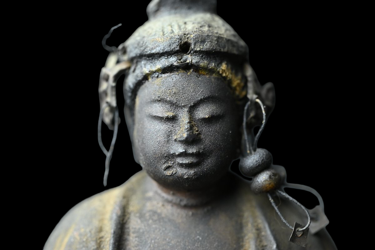 Temple-Withdrawn Seated Kannon Bosatsu in Portable Zushi — Late Edo to Early Meiji Wooden Devotional Icon (16.8 cm figure)