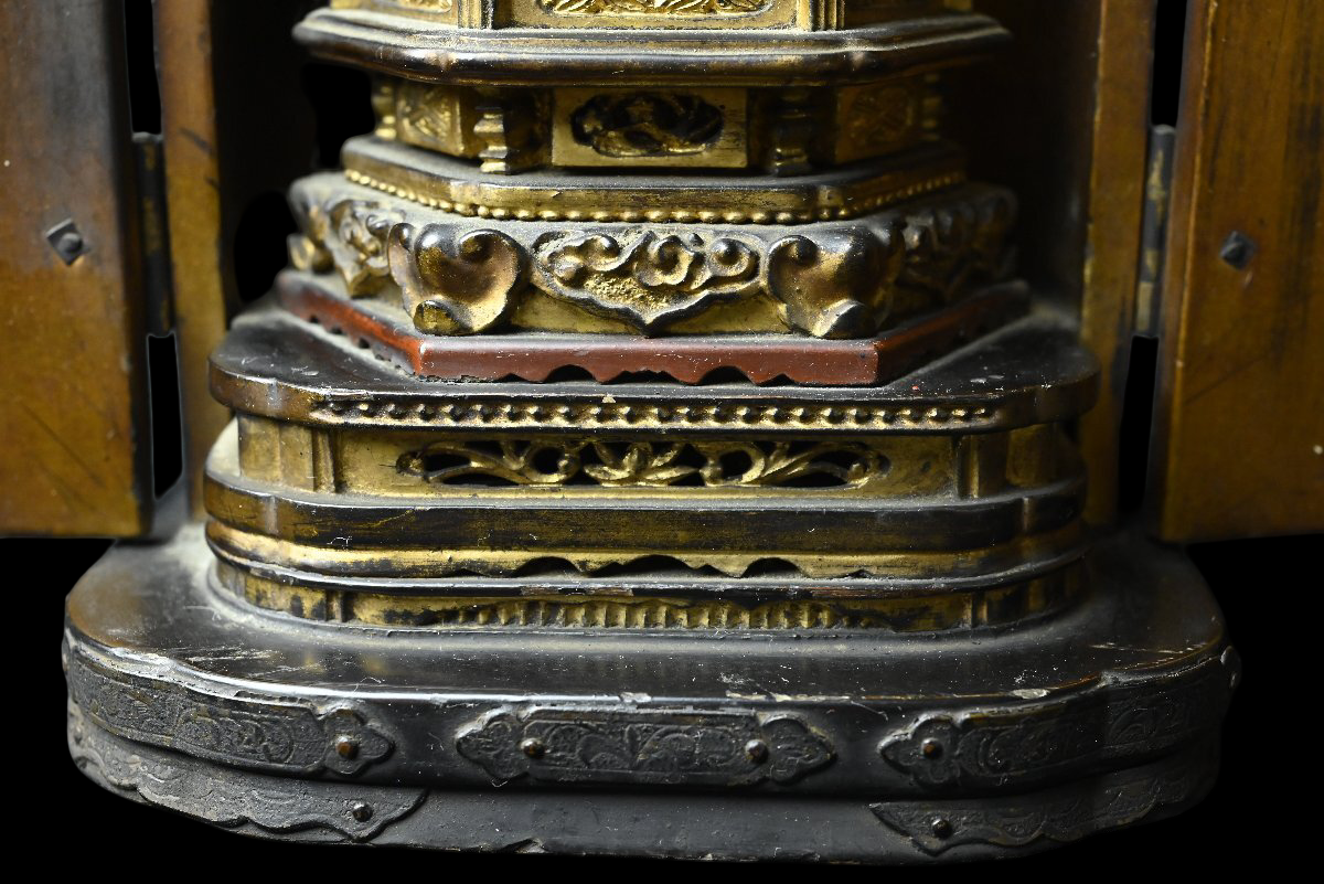 Temple-Withdrawn Seated Kannon Bosatsu in Portable Zushi — Late Edo to Early Meiji Wooden Devotional Icon (16.8 cm figure)