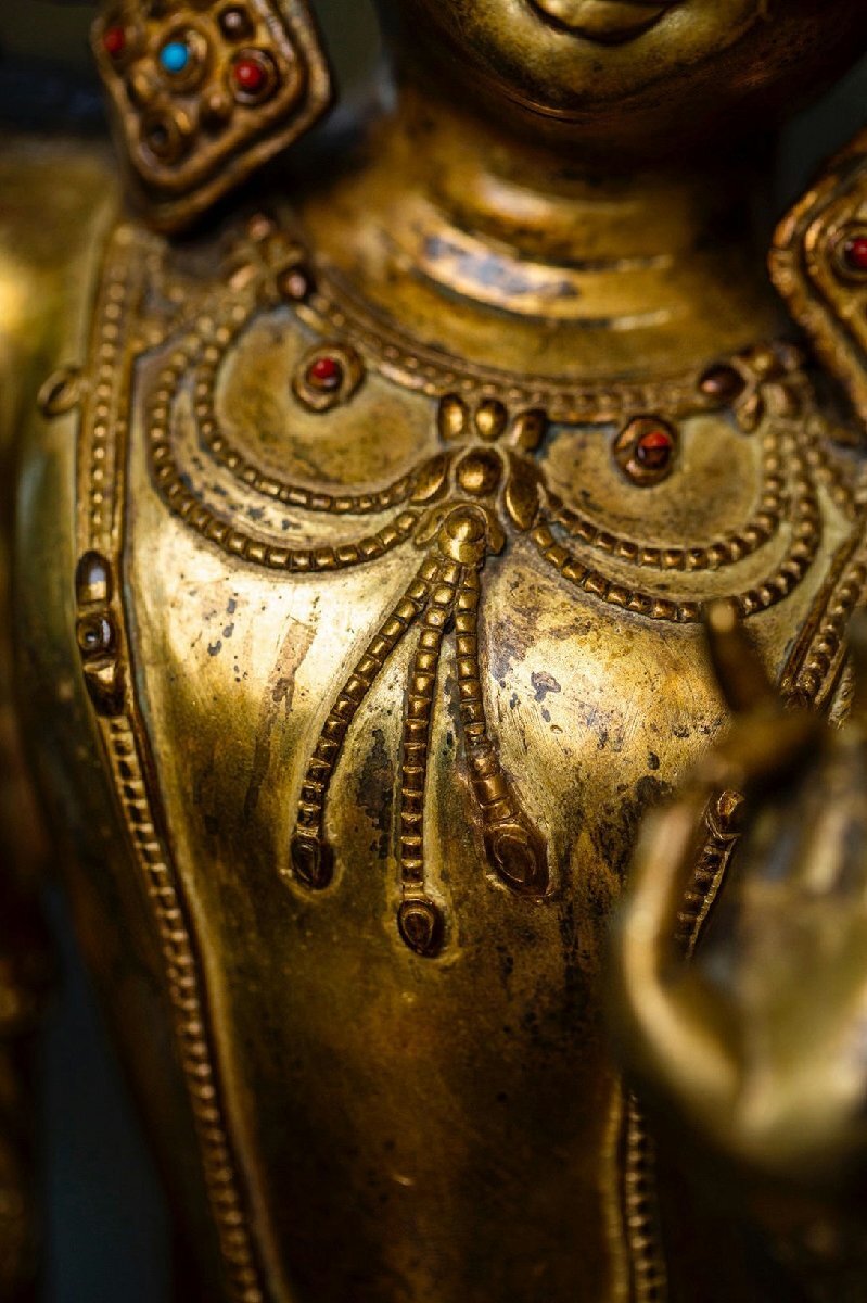Antique Tibetan Gilt Jizai Kannon (Avalokiteshvara / Chenrezig), Himalayan Gilt Metal Bodhisattva Sculpture