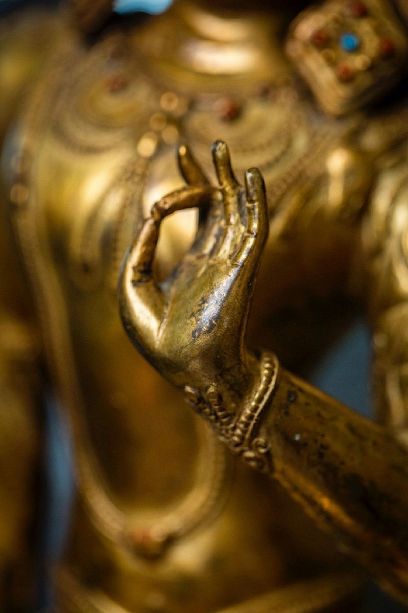 Antique Tibetan Gilt Jizai Kannon (Avalokiteshvara / Chenrezig), Himalayan Gilt Metal Bodhisattva Sculpture