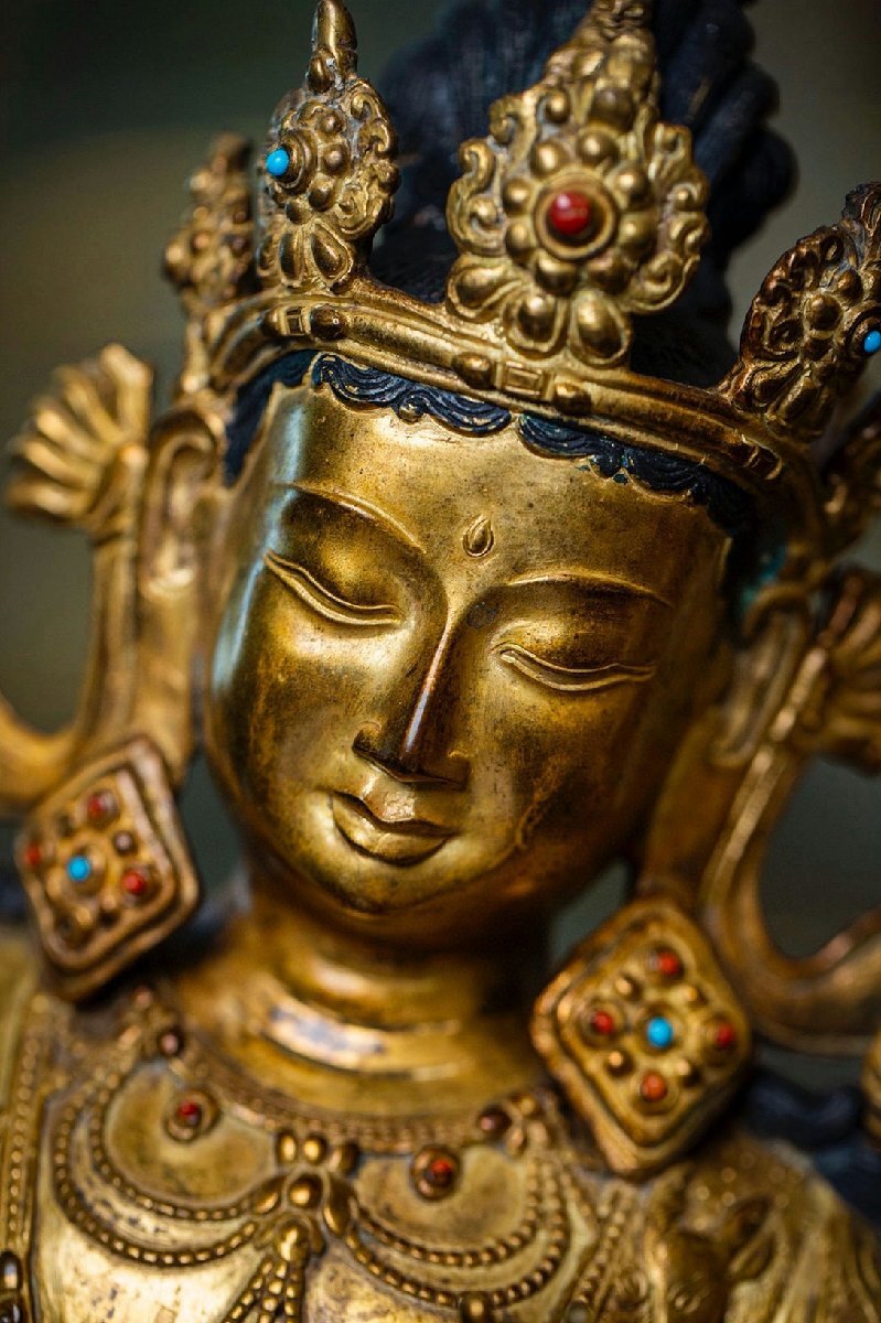 Antique Tibetan Gilt Jizai Kannon (Avalokiteshvara / Chenrezig), Himalayan Gilt Metal Bodhisattva Sculpture