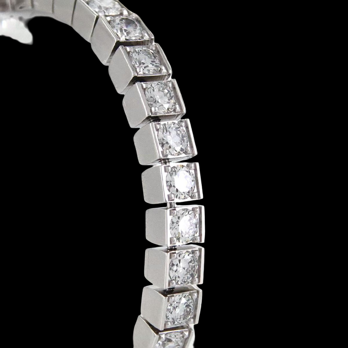 Tiffany & Co High Jewelry Watch WGD Bracelet wth 2 Aquamarines – Opal Dial Quartz Ladies Timepiece – White Gold A Rank