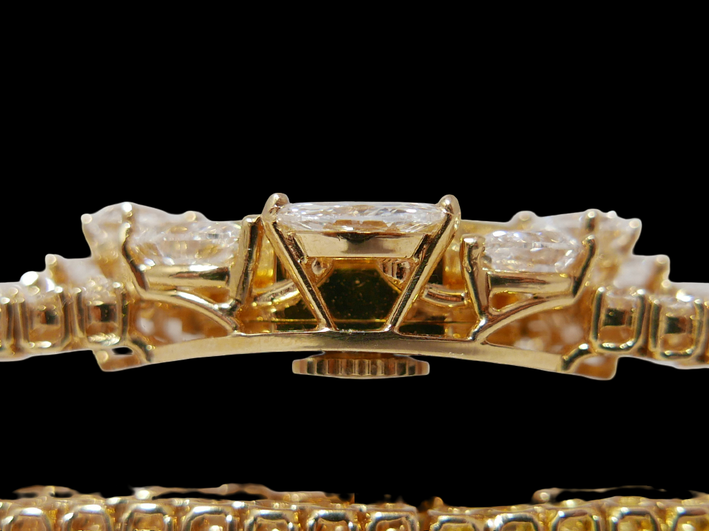 Vacheron Constantin Ladies High Jewelry Watch – 18K Yellow Gold × Marquis Diamonds – Manual-Wind – Rare Haute Joaillerie