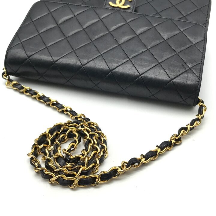 Vintage Chanel Matelasse 22 Black Lambskin Single Flap Chain Shoulder Bag